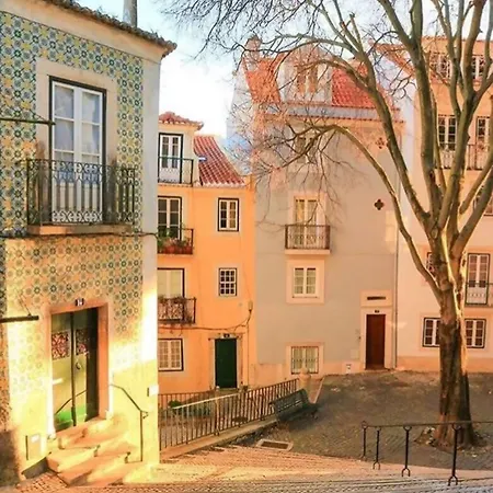 Alfama 2 *